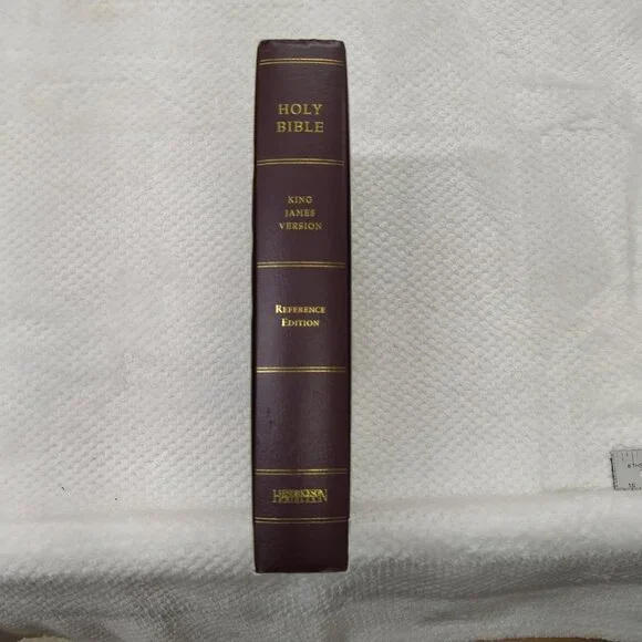 Holy Bible Personal Size Giant Print Reference KJV Book Good Condition SKU D - Picture 2 of 4
